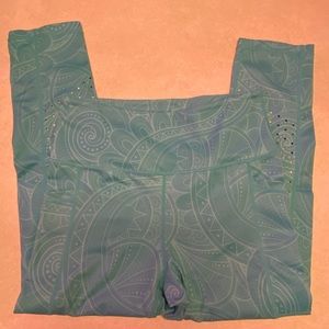 Zenergy leggings. Capri length.